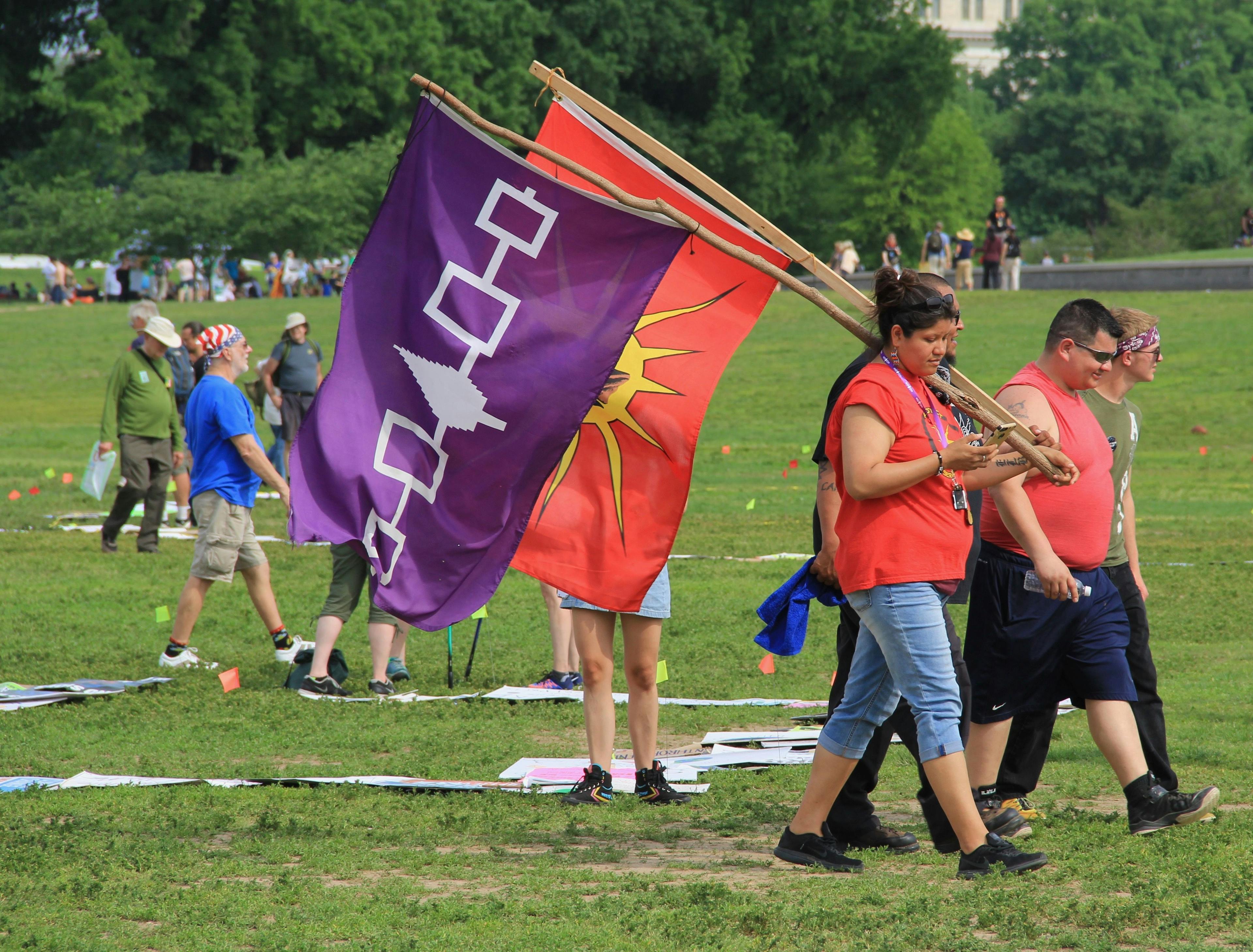 people's-climate-march-washington-haudenosaunee-flag.jpeg
