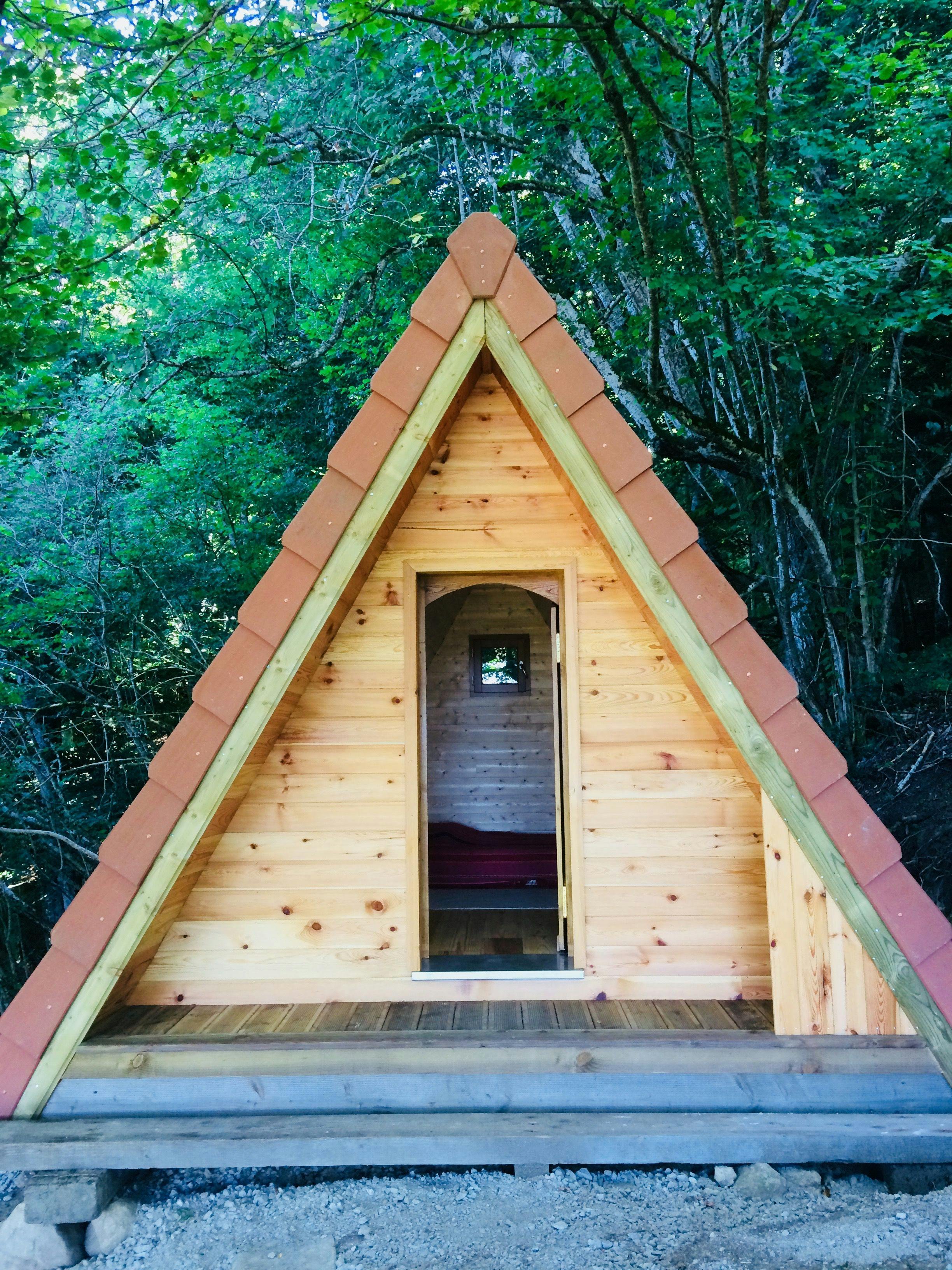 wooden-retreat-cabin.jpg